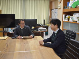 360度人事評価後の職員面談を行っています