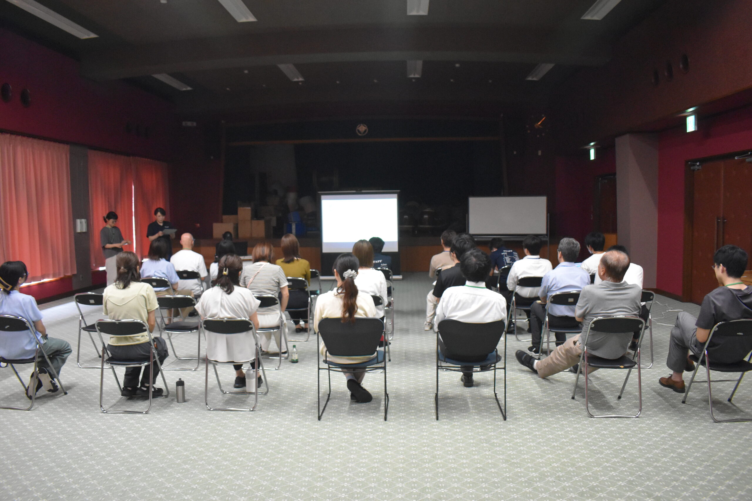 委員会に関する職員勉強会を行いました
